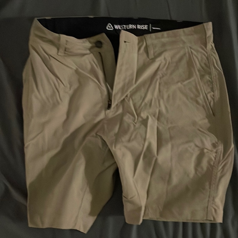 Khaki western rise evolution shorts size 30.